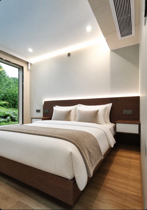 Glassline 31 interior and exterior view 6