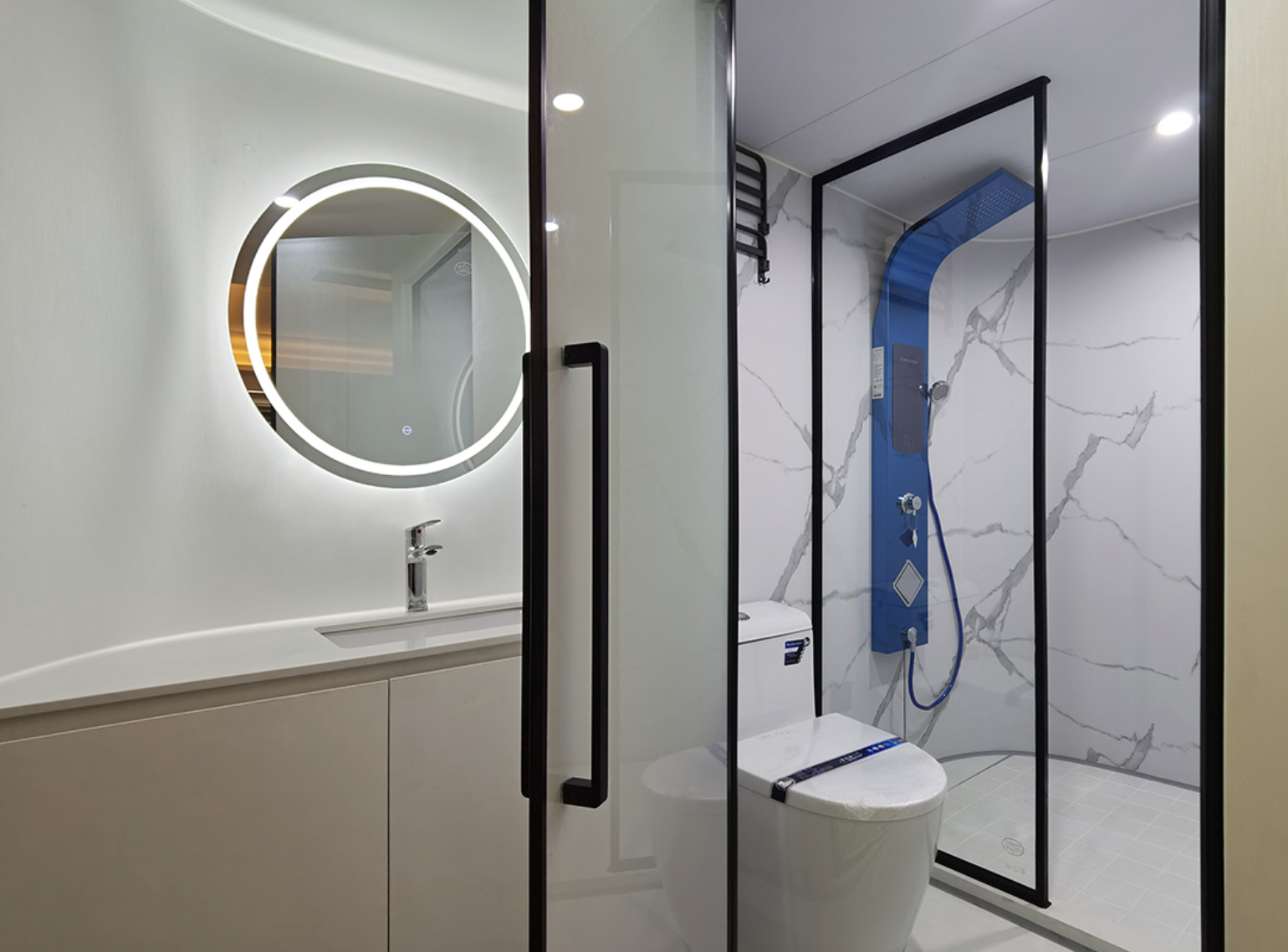 Vista 18 interior and exterior view 3